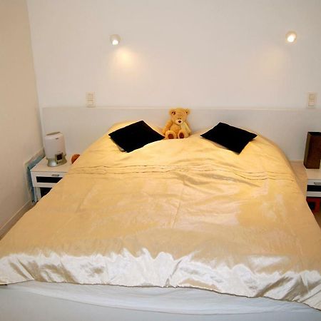 Modern Apartment In Uccle - Brussels Bagian luar foto