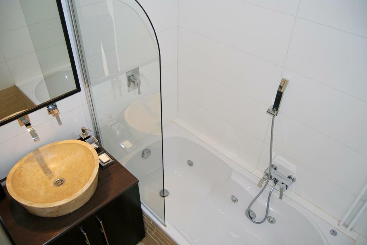 Modern Apartment In Uccle - Brussels Bagian luar foto